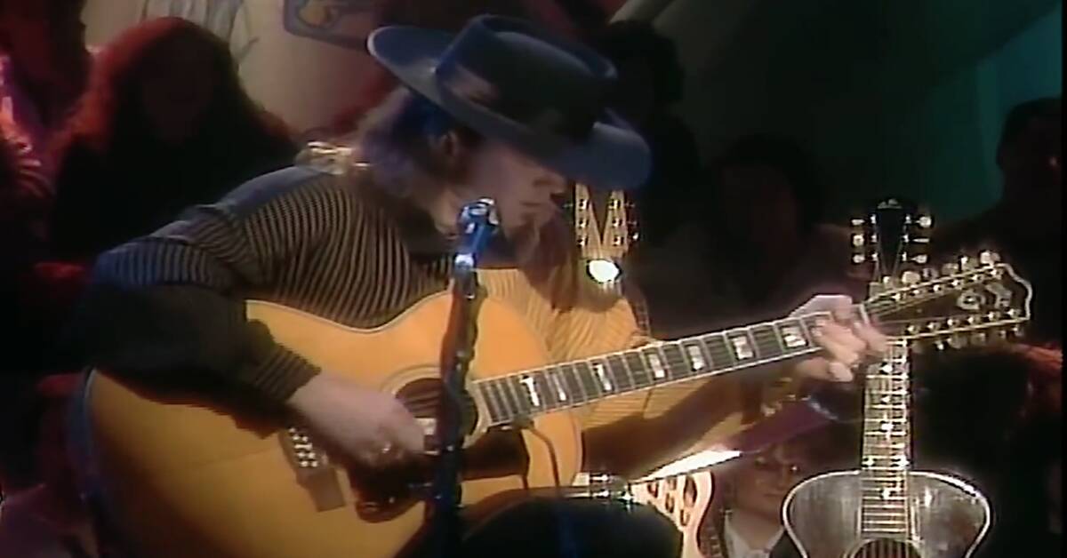 Stevie Ray Vaughan’s 12-String Acoustic Guitar Performance