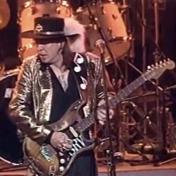 Stevie Ray Vaughan – Ain’t Gone ‘n’ Give Up On Love – Live