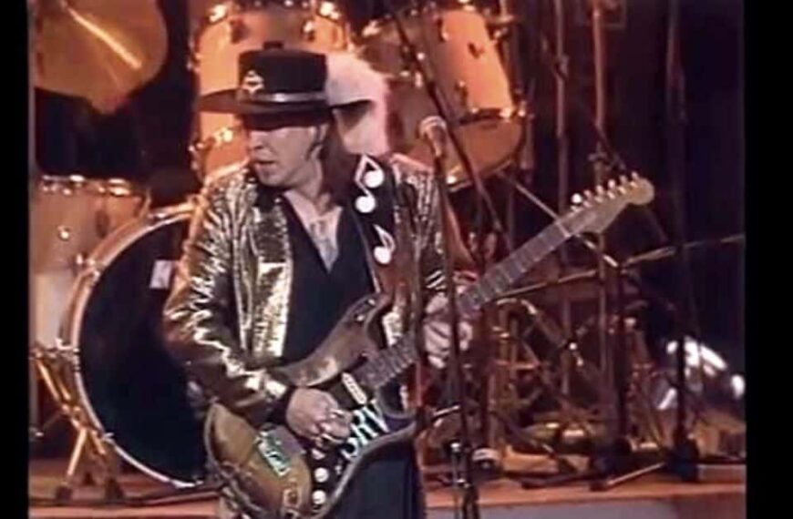 Stevie Ray Vaughan – Ain’t Gone ‘n’ Give Up On Love – Live