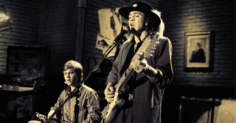 Stevie Ray Vaughan and Jeff Healey – Look At Little Sister