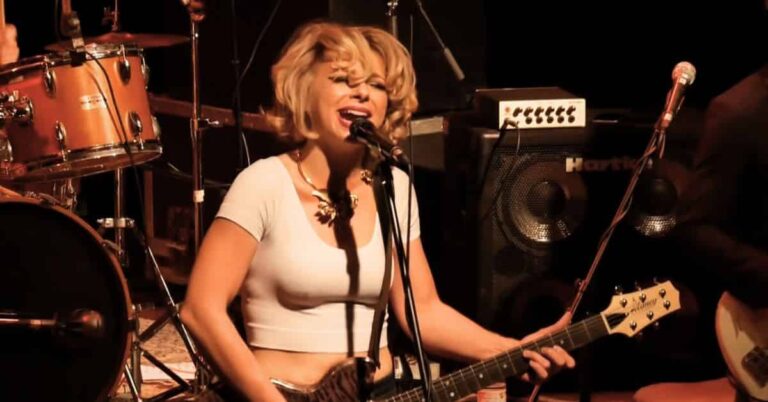 Samantha Fish – Either Way I Lose and Somebody`s Always Trying