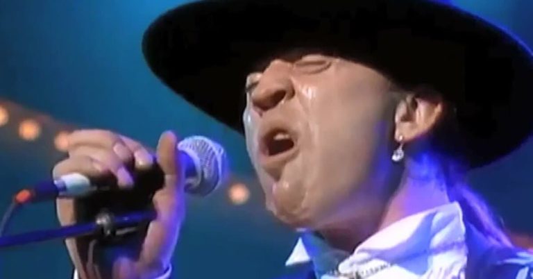 Stevie Ray Vaughan – Texas Flood (Live)