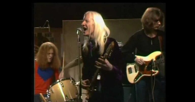 Johnny Winter – “Mean Town Blues” ᴴᴰ – Live, 1971