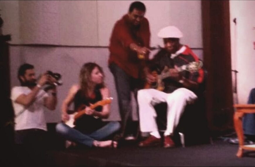 Buddy Guy & Ana Popovic Awesome Jam at the Mahindra Blues Festival