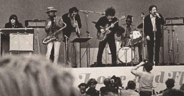 Paul Butterfield Blues Band – “Driftin’ Blues” – Live at Monterey, 1967