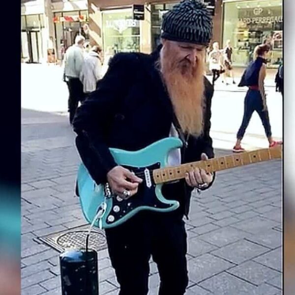 Phenomenal Street Performance of Billy Gibbons from ZZ Top