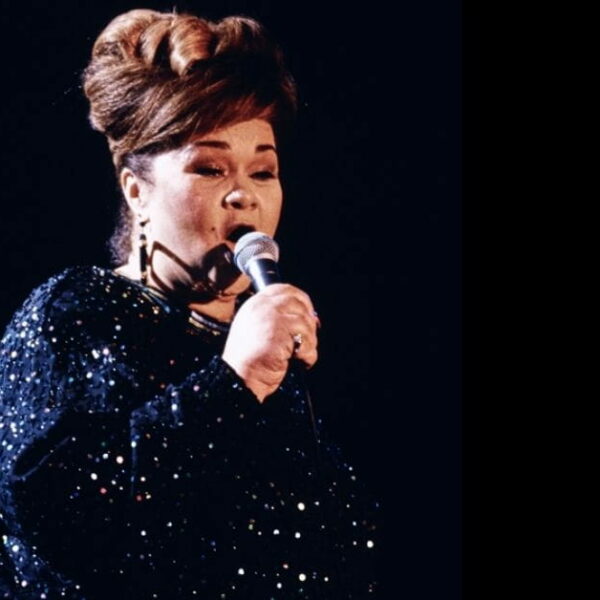 Outstanding Live Performance of “At Last” by Etta James
