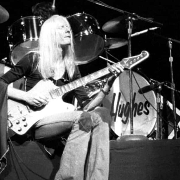 Johnny Winter Performing, “I Got Love If You Want It”