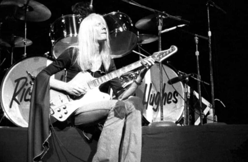 Johnny Winter Performing, “I Got Love If You Want It”
