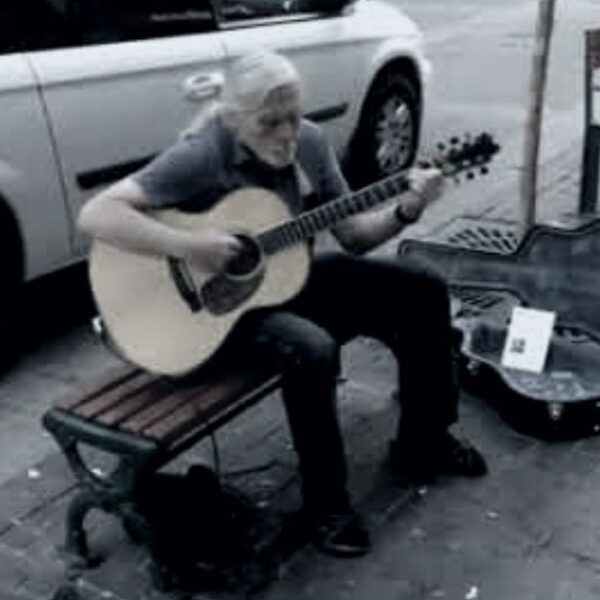 Excellent Blues Rendition – Street Musician