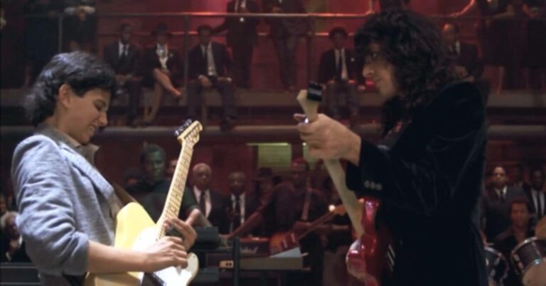 Steve Vai vs Ralph Macchio Epic Guitar Battle – Crossroads (1986)