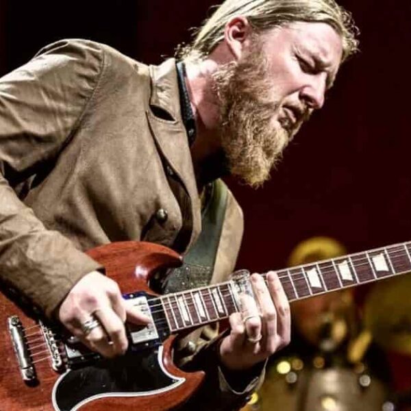 Derek Trucks – The Master of Blues Slide Guitar