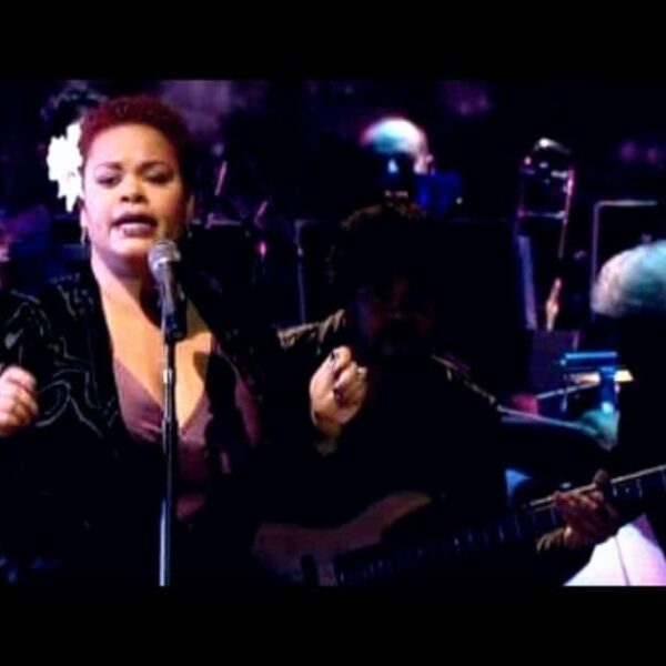 Jill Scott and Chris Botti – “Good Morning Heartache” – Live