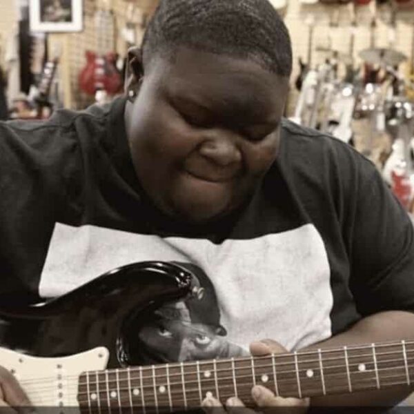 Christone Ingram Playing a 1989 Fender Stratocaster