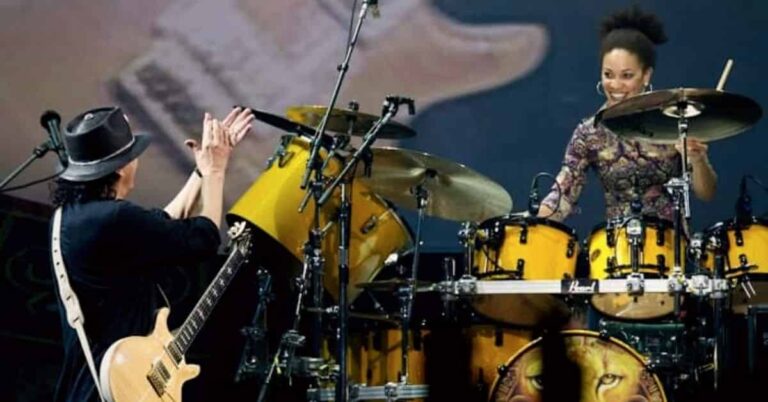 Carlos Santana and His Wife Cindy Blackman Playing Live