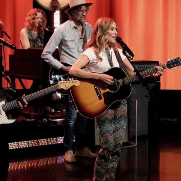 Sheryl Crow, Bonnie Raitt, and Mavis Staples – Live Wire
