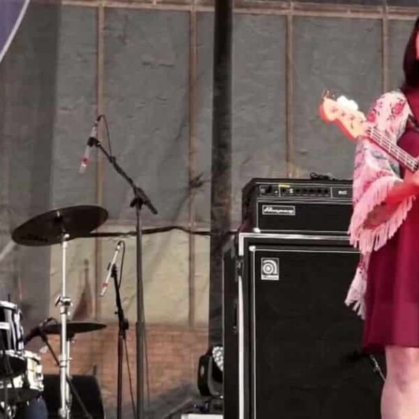 I Sing The Blues – Danielle Nicole