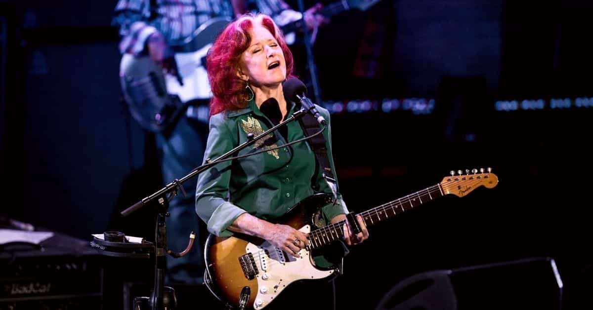 Bonnie Raitt Burning Down The House
