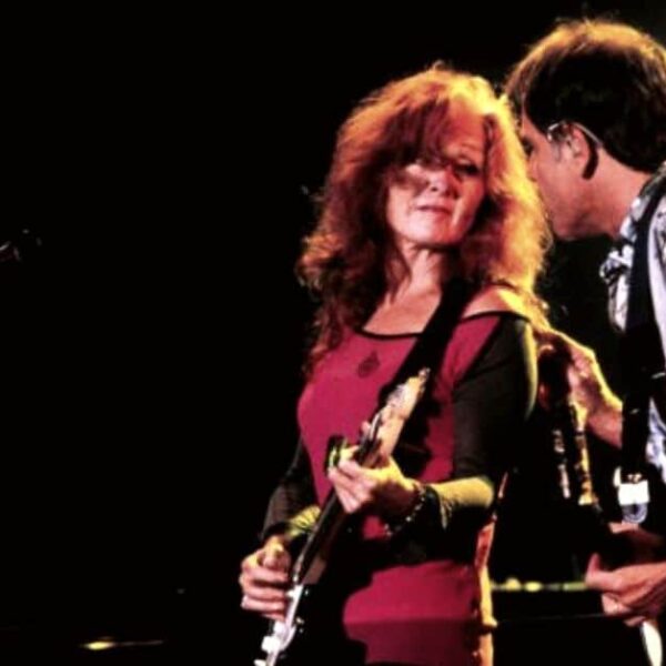 Bonnie Raitt and Bruce Hornsby – I Can’t Make You Love Me
