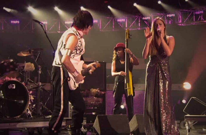 Jeff Beck and Joss Stone – I Put a Spell on You
