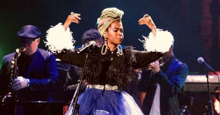 Lauryn Hill Performs Nina Simone’s  “Feeling Good”