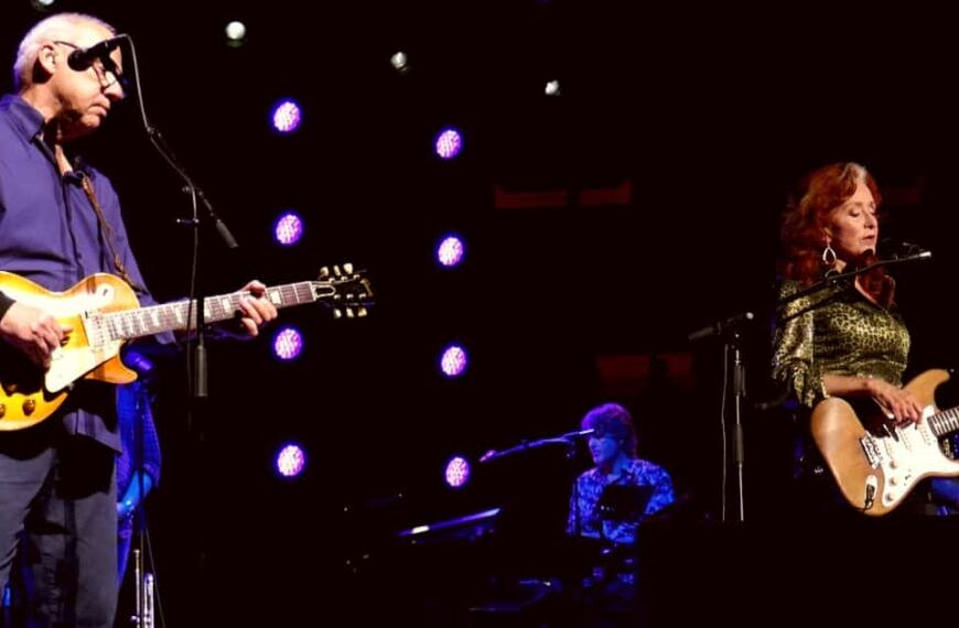 Mark Knopfler and Bonnie Raitt – Wherever I Go