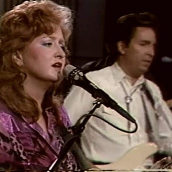 Bonnie Raitt – Angel From Montgomery