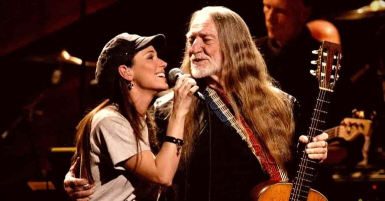 Willie Nelson and Shania Twain – Blue Eyes Crying In The Rain