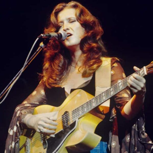 Bonnie Raitt – Angel From Montgomery