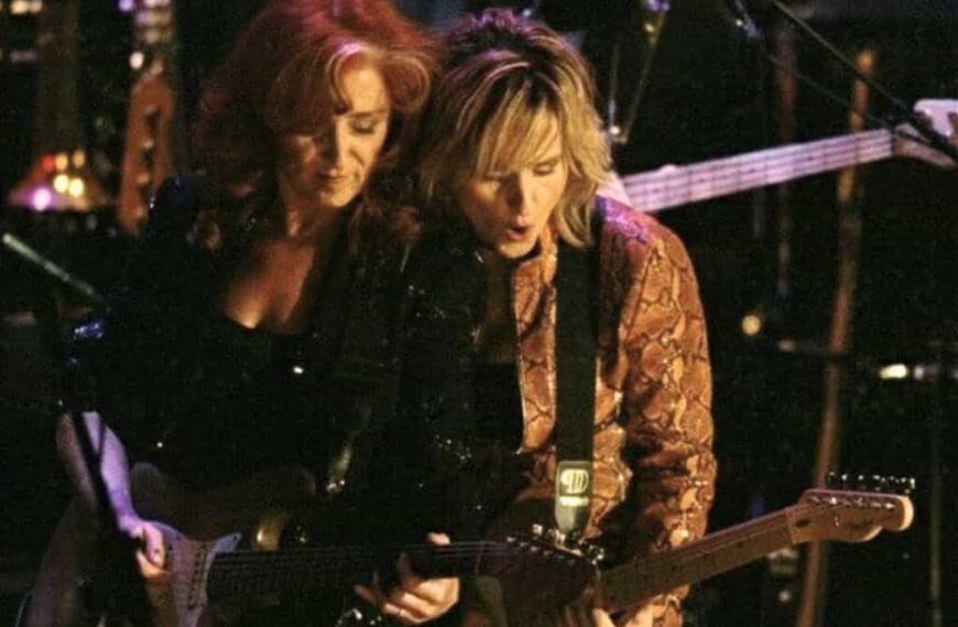 Bonnie Raitt and Melissa Etheridge – Thing Called Love