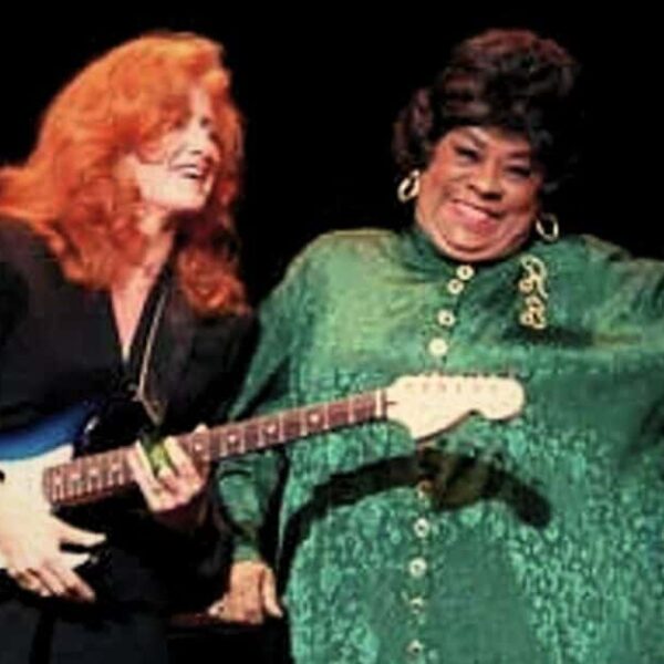 Ruth Brown and Bonnie Raitt – Mama He Treats Your Daughter Mean