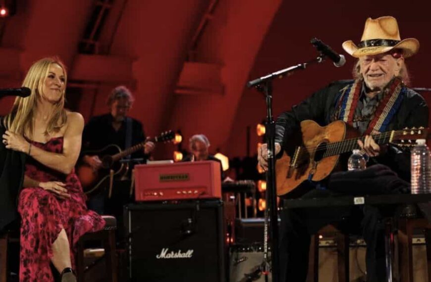 Sheryl Crow – Crazy – Live at Willie Nelson’s 90th Birthday