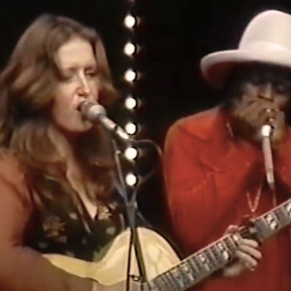 Bonnie Raitt and Buddy Guy – Feels Like Rain