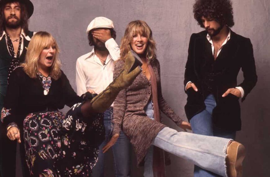 Fleetwood Mac – Go Your Own Way