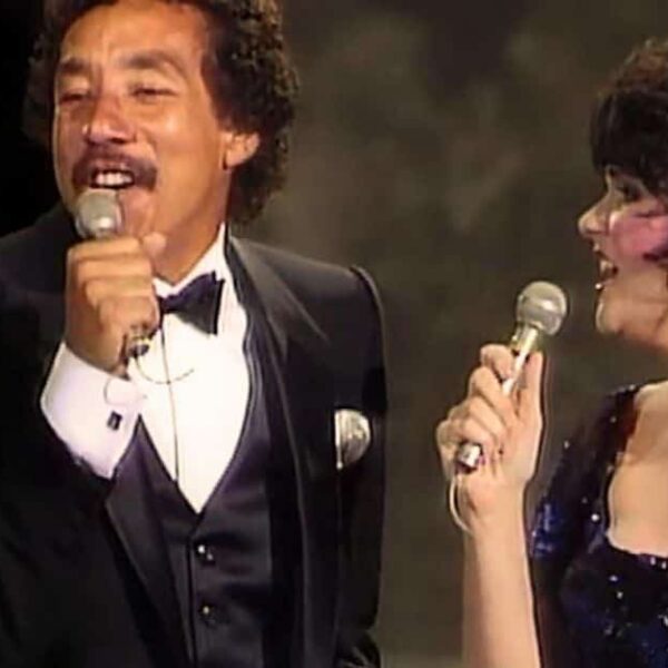 Linda Ronstadt and Smokey Robinson – Ooo Baby Baby and The Track Of My Tears