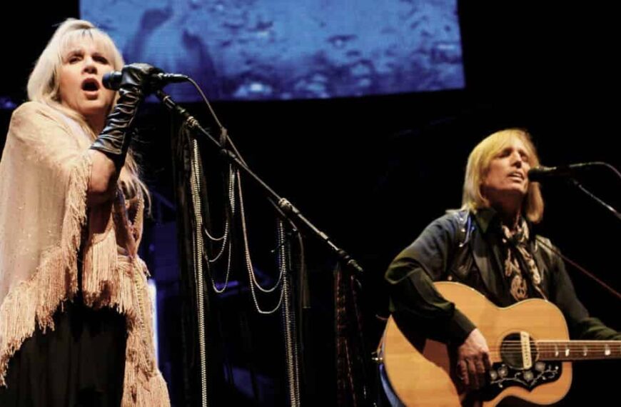 A Timeless Duet: Tom Petty and Stevie Nicks Soar in “Learning to Fly” – Live from Gatorville, 2006
