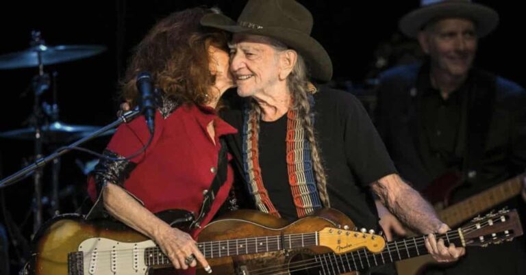 Willie Nelson and Bonnie Raitt – Getting Over You