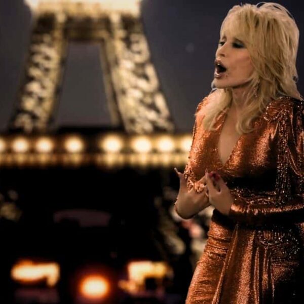 Dolly Parton - We Are the Champions and We Will Rock You