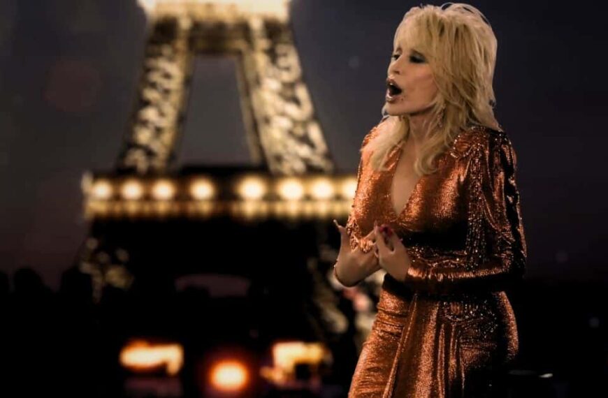 Dolly Parton - We Are the Champions and We Will Rock You