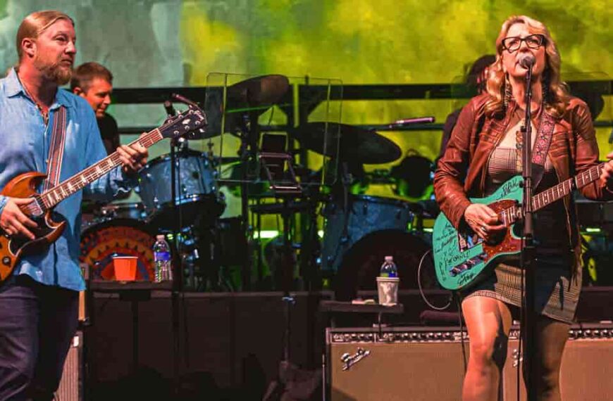 Susan Tedeschi and Tedeschi Trucks Band – Just Won’t Burn