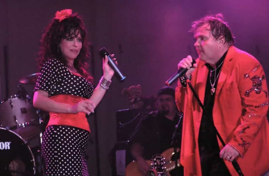 Meat Loaf and Patti Russo – I’d Do Anything for Love