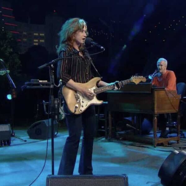 Bonnie Raitt – Used to Rule the World