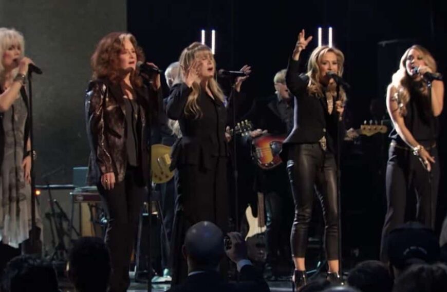 Emmylou Harris, Bonnie Raitt, Stevie Nicks, Sheryl Crow and Carrie Underwood – When Will I Be Loved