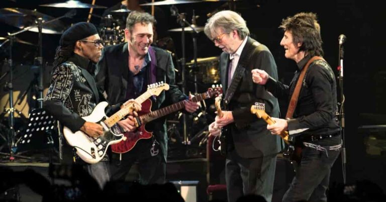 Eric Clapton and Ronnie Wood – Badge