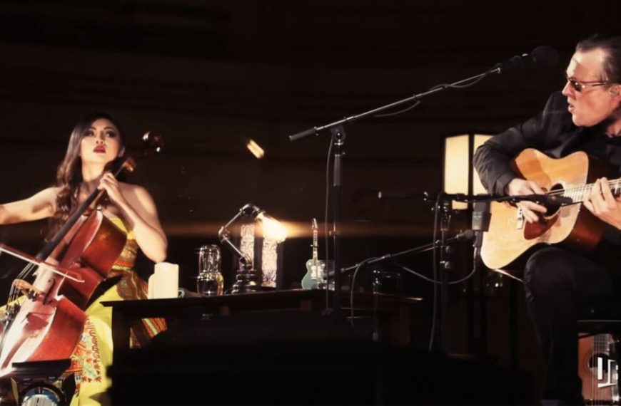 Joe Bonamassa and Tina Guo – Woke Up Dreaming – Live At Carnegie Hall